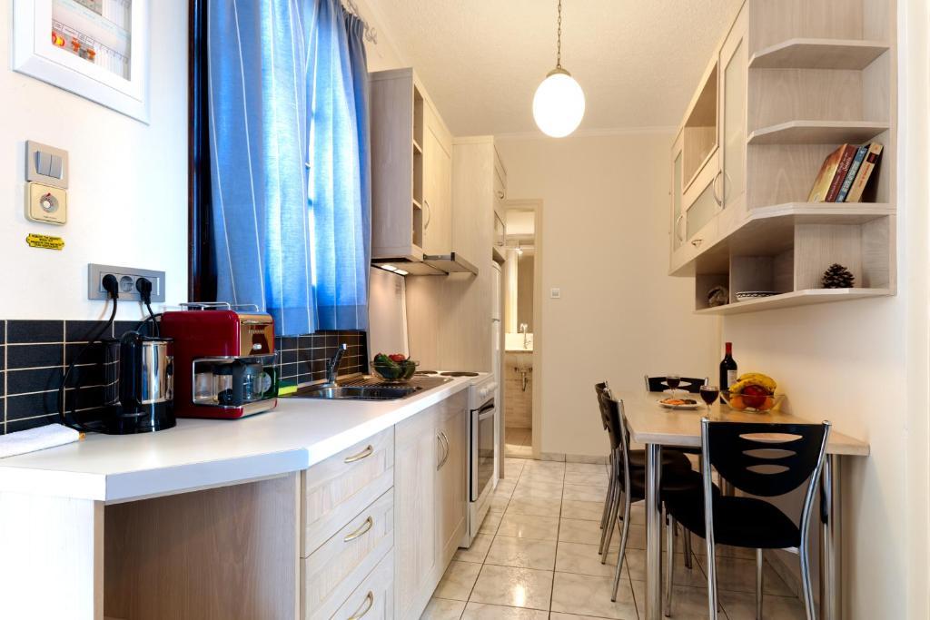 Giorgi'S Blue Apartments Kalathas Habitación foto