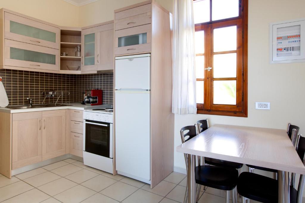 Giorgi'S Blue Apartments Kalathas Habitación foto