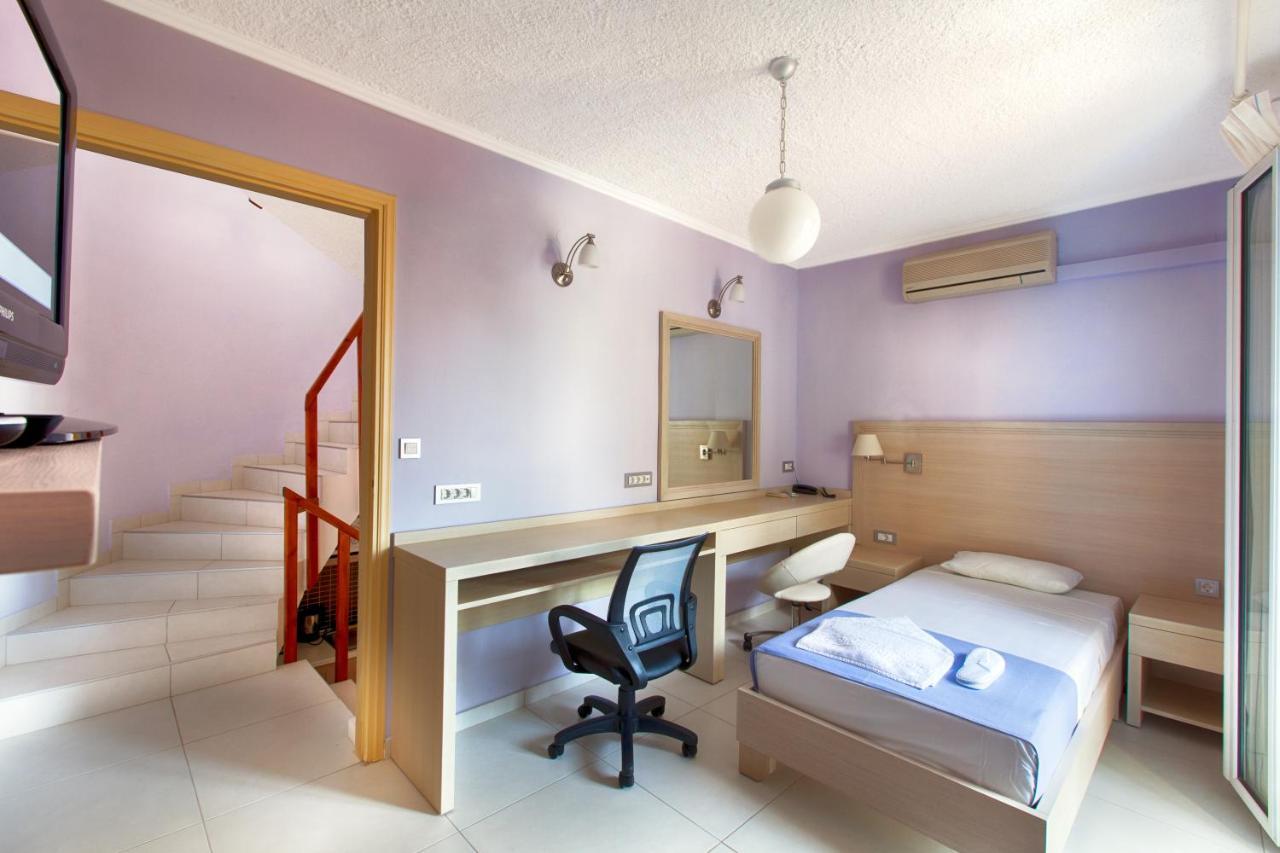 Giorgi'S Blue Apartments Kalathas Habitación foto