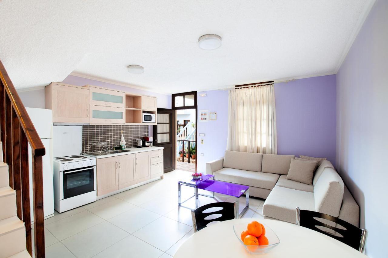 Giorgi'S Blue Apartments Kalathas Habitación foto